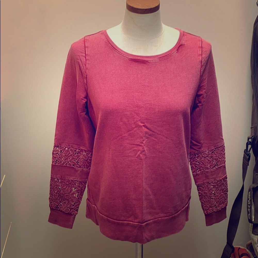 Lucky lotus California S red lace sweatshirt